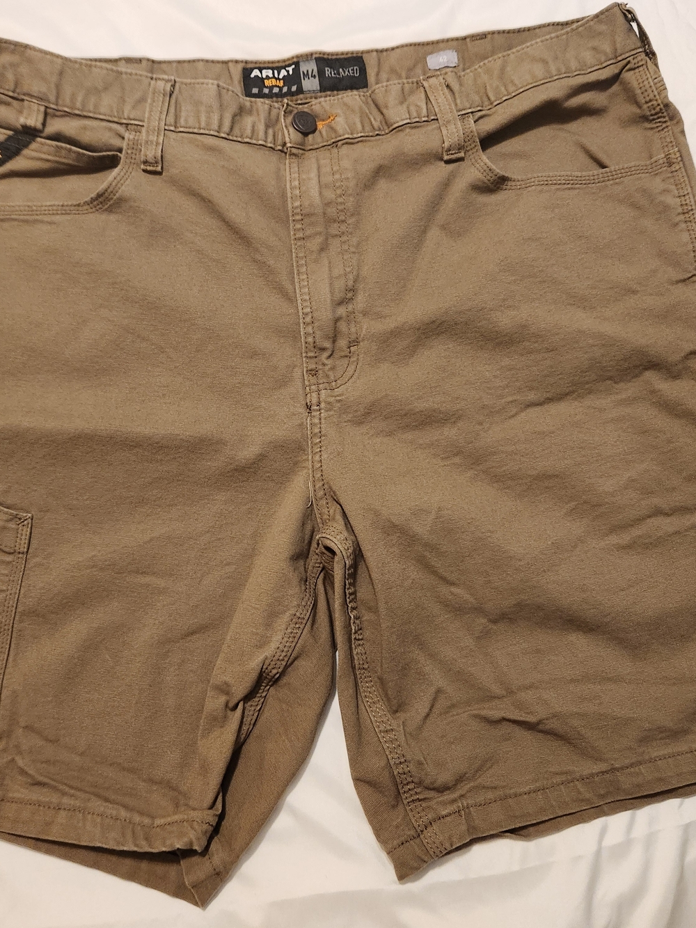 Ariat Men's Cargo Shorts in Olive/Tan